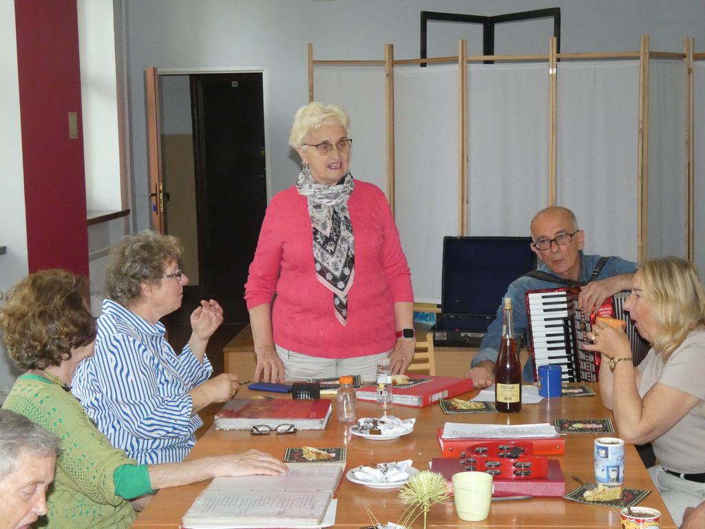 Obchody Dnia Matki w Klubie Seniora Podgórski Walczyk z Torunia-008