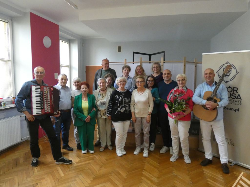 Obchody Dnia Matki w Klubie Seniora Podgórski Walczyk z Torunia-013