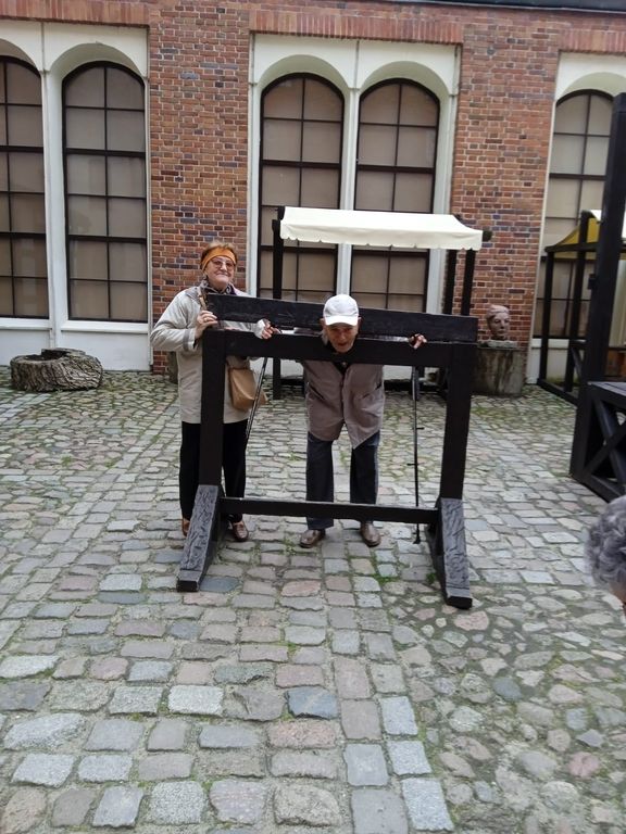 seniorzy w darlowku-011