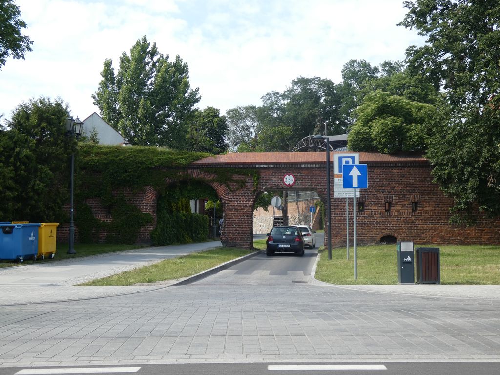 spacer po Bulwarze Filadelfijskim w Toruniu-020